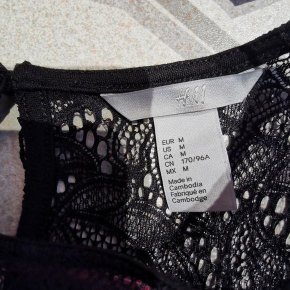 Tops - Picture 5 of 5